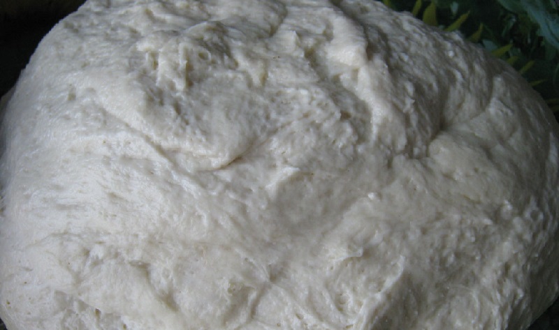 Молочный хлеб получается настолько мягким и нежным, что напоминает сладкую вату