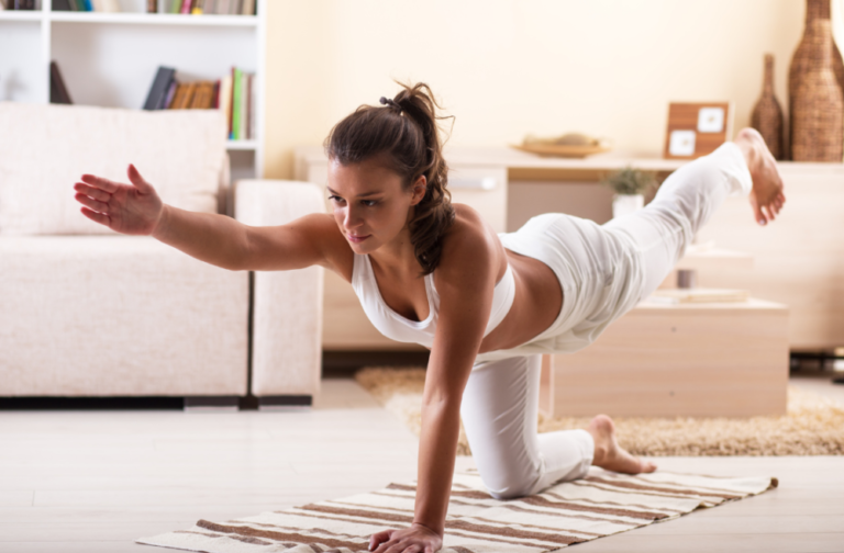 Йога для спины и позвоночника: домашний комплекс упражнений для начинающих, противопоказания