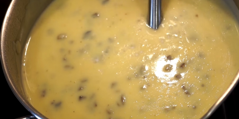 Отменный грибной крем-суп со сливками с ярко выраженным ароматом и нежной текстурой