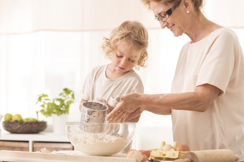 Глупые и бессмысленные советы бабушек. 10 бесполезных вещей, которые мы делаем на кухне по примеру наших мам и бабушек.