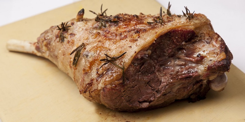 Мясо можно есть без ножа, такое оно мягкое! Джейми Оливер поделился с фанатами своим секретом.