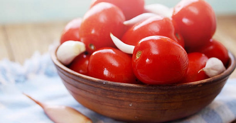 Быстрые малосольные помидоры «Аллегро»: еще свежих не наелись, но как же хочется таких, с жареной картошечкой!