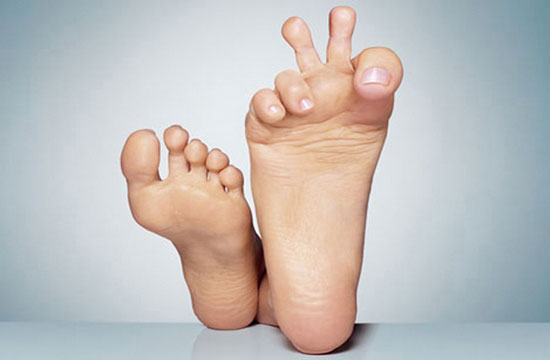 Как избавиться от потливости и запаха пота ног